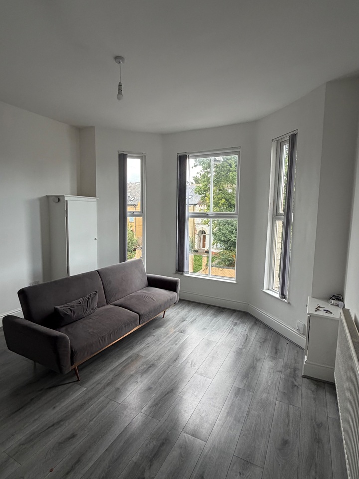 1 Bed Flat, Toxteth, L8 photo 3