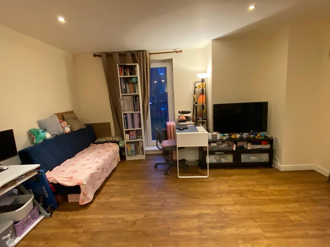 2 Bed Flat, Thames House, RG6