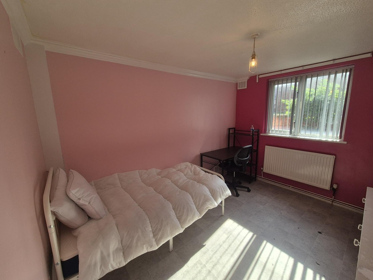 Room in a Shared Flat, Mark St, L5