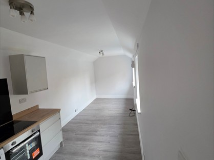 Studio Flat, Wellington St, YO10