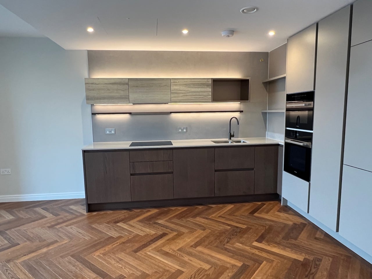 2 Bed Flat, Parkland Walk, SW6 photo 5