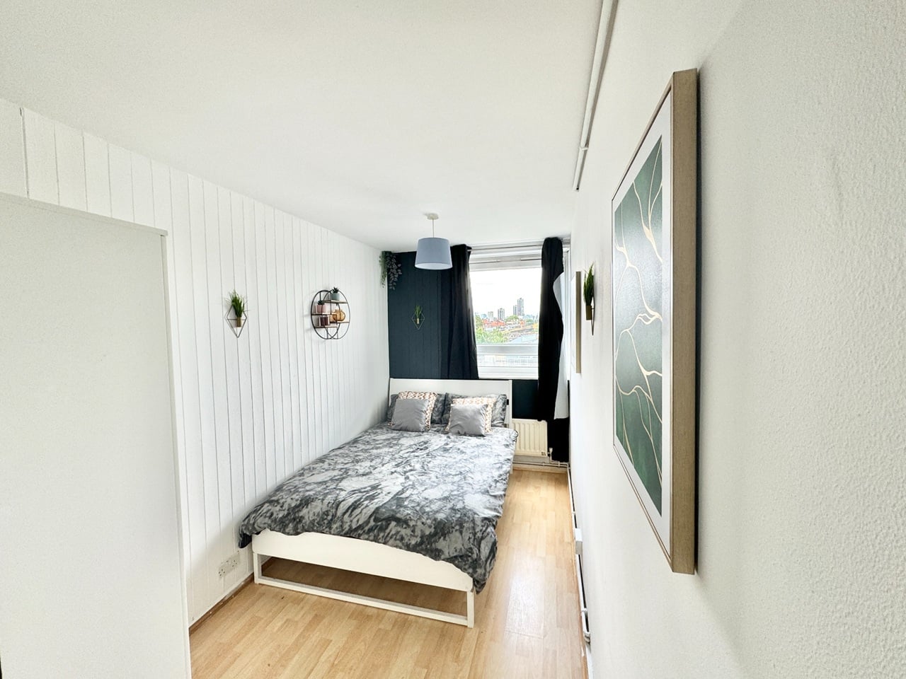 Room in a Shared Flat, Farrell House, E1