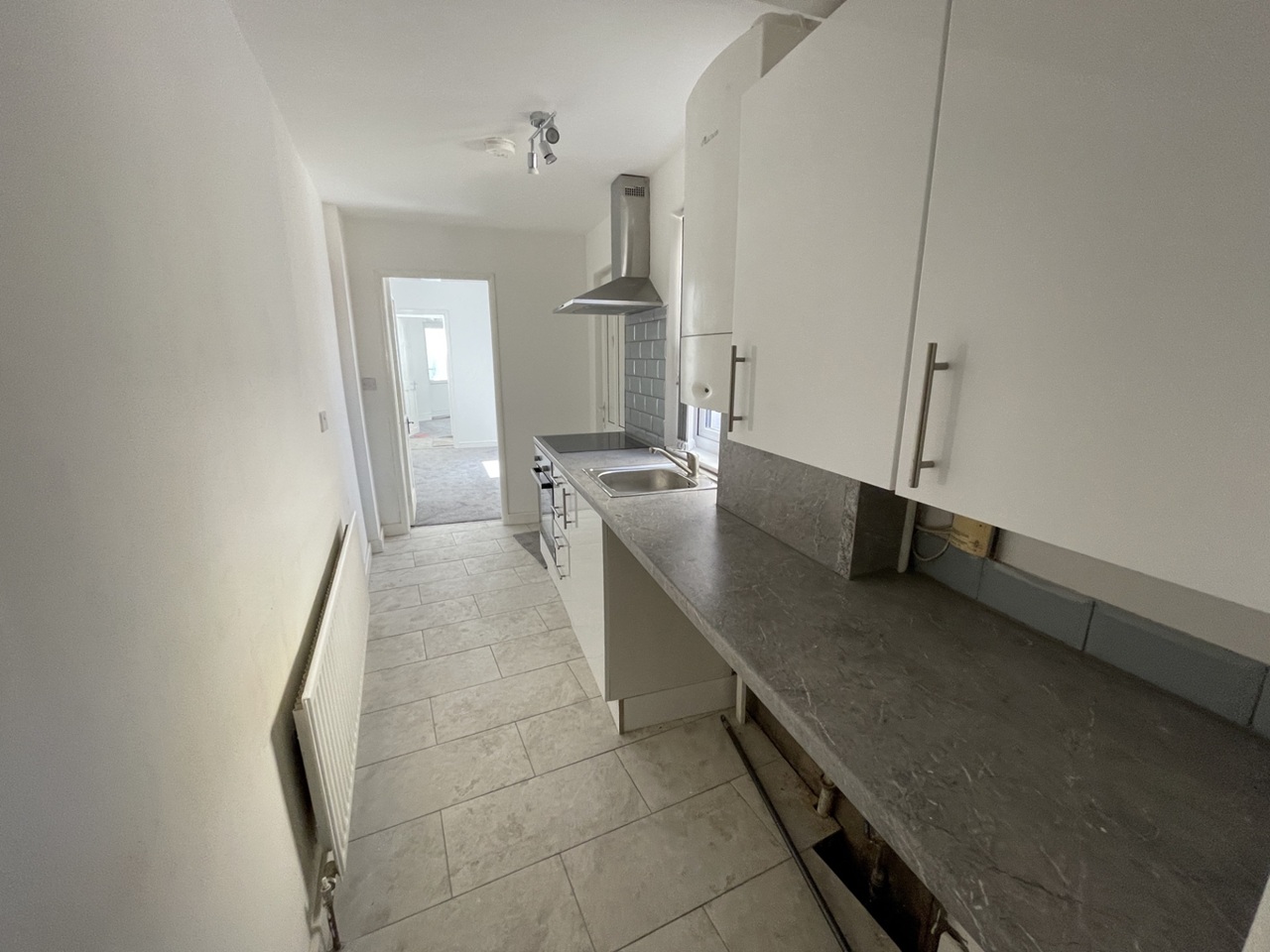 3 Bed Terraced House, Holcombe St, DE23 photo 3