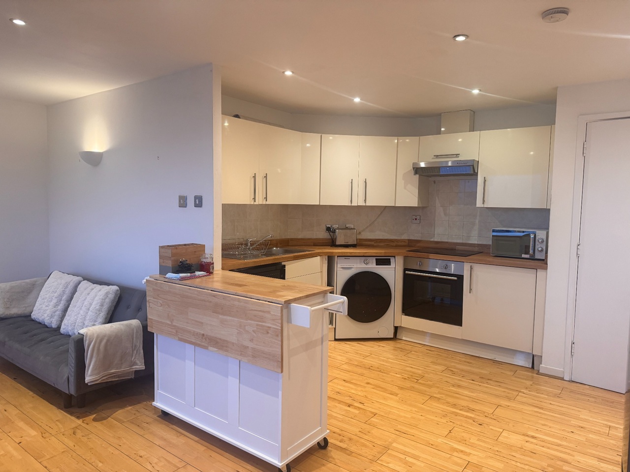2 Bed Flat, Baltic Quay, SE16 photo 2