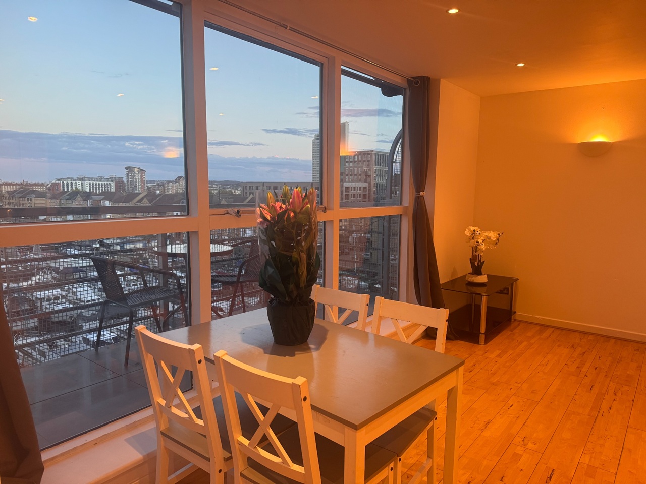 2 Bed Flat, Baltic Quay, SE16 photo 4