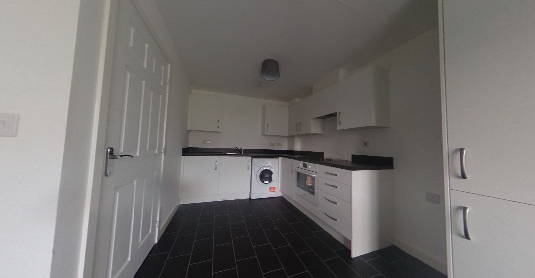 2 Bed Flat, Owens Road, CV6 photo 5