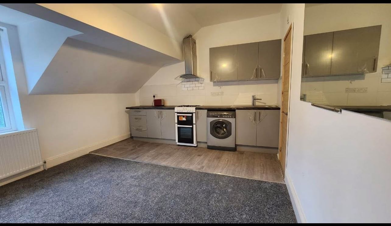 Studio Flat, Handsworth, B20 photo 3
