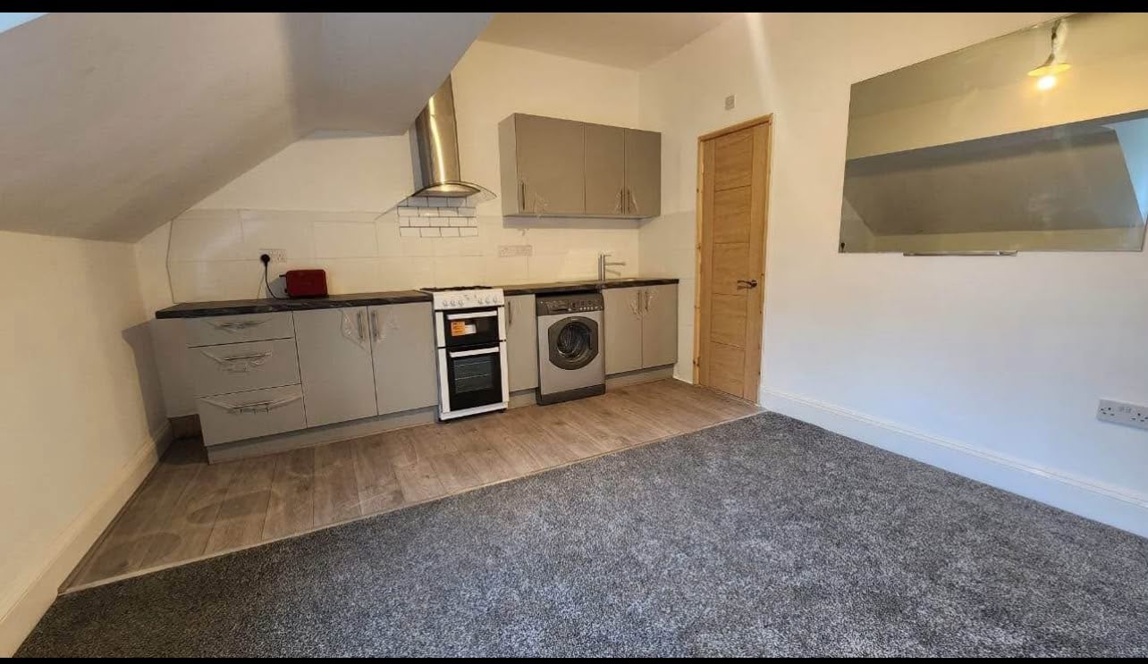 Studio Flat, Handsworth, B20 photo 4