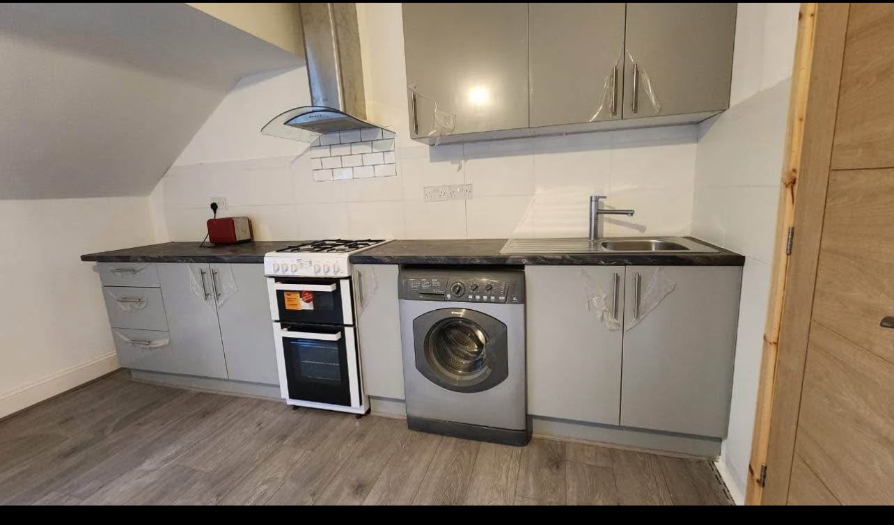 Studio Flat, Handsworth, B20 photo 5