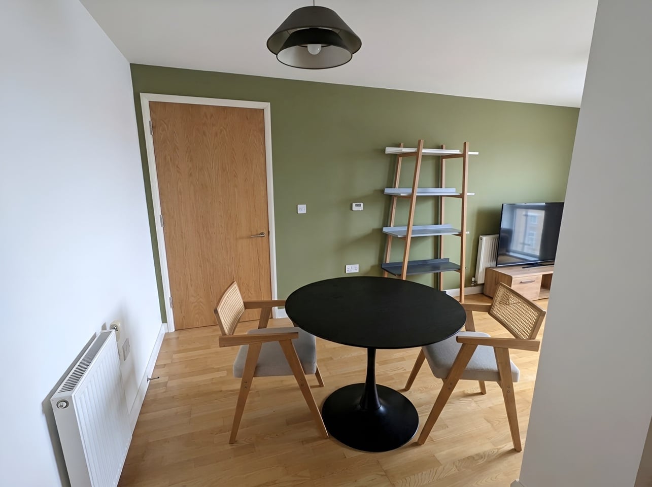 2 Bed Flat, Wellesley Terrace, N1 photo 3