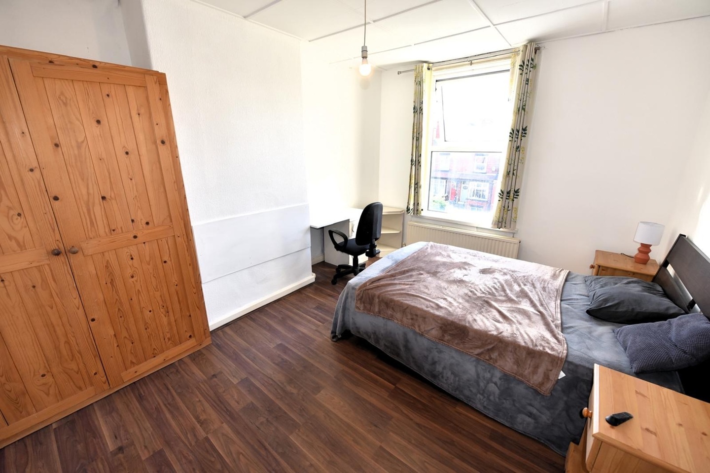2 Bed End Terrace, Beechwood View, LS4 photo 4