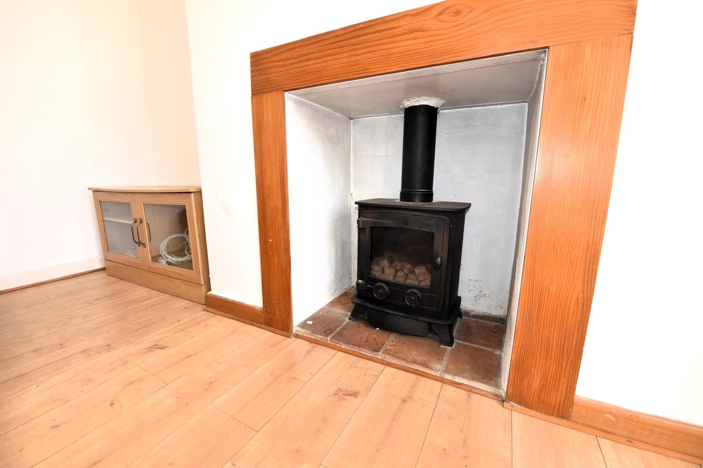 2 Bed End Terrace, Beechwood View, LS4 photo 3