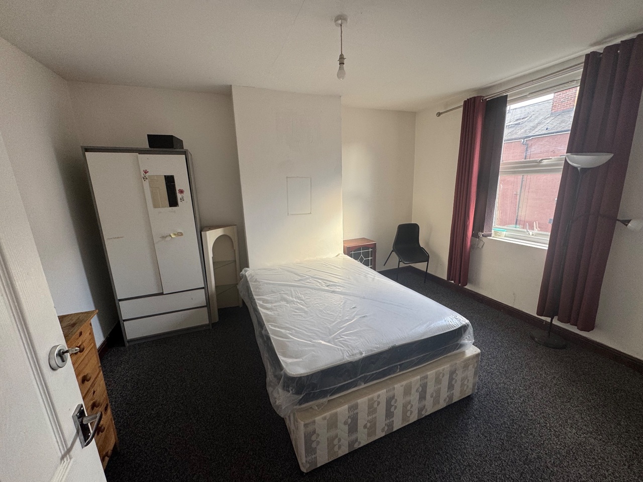 2 Bed Terraced House, Recreation Mount, LS11 photo 4