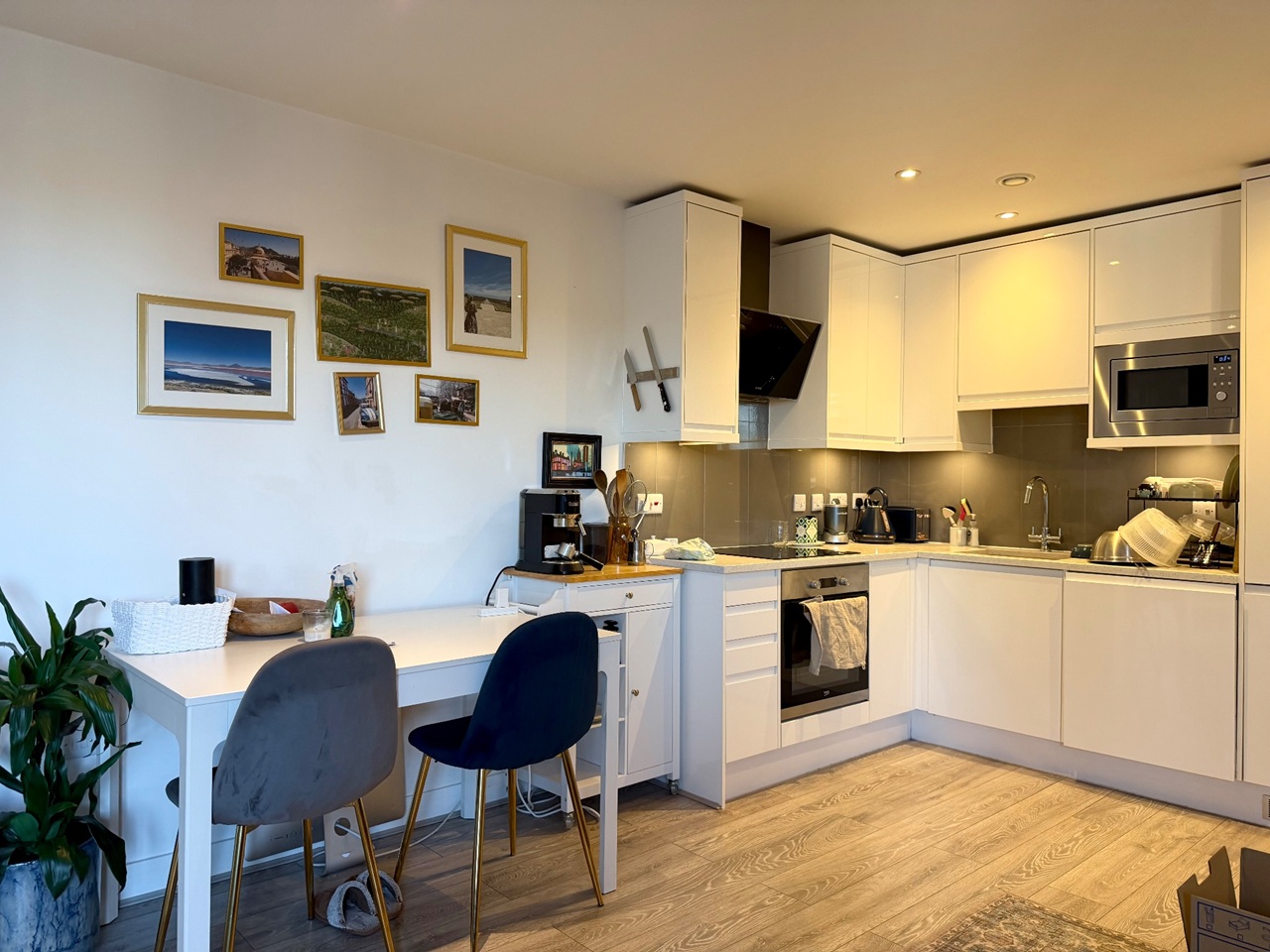 1 Bed Flat, Satchwell Road, E2 photo 4