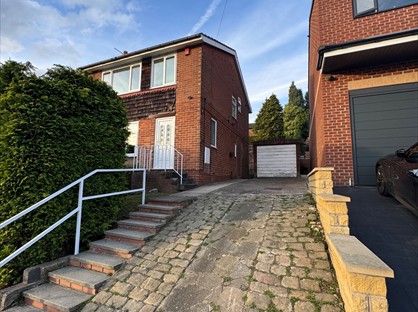 3 Bed Semi-Detached House, Wayne Close, WF17
