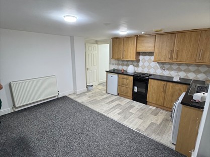 2 Bed Flat, Wellfield House, WF13