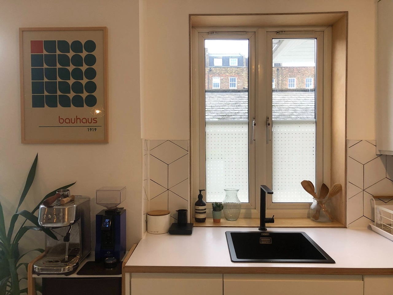 2 Bed Flat, Hackney Road, E2 photo 2