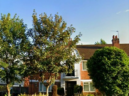 2 Bed Flat, Milburn House, SW20