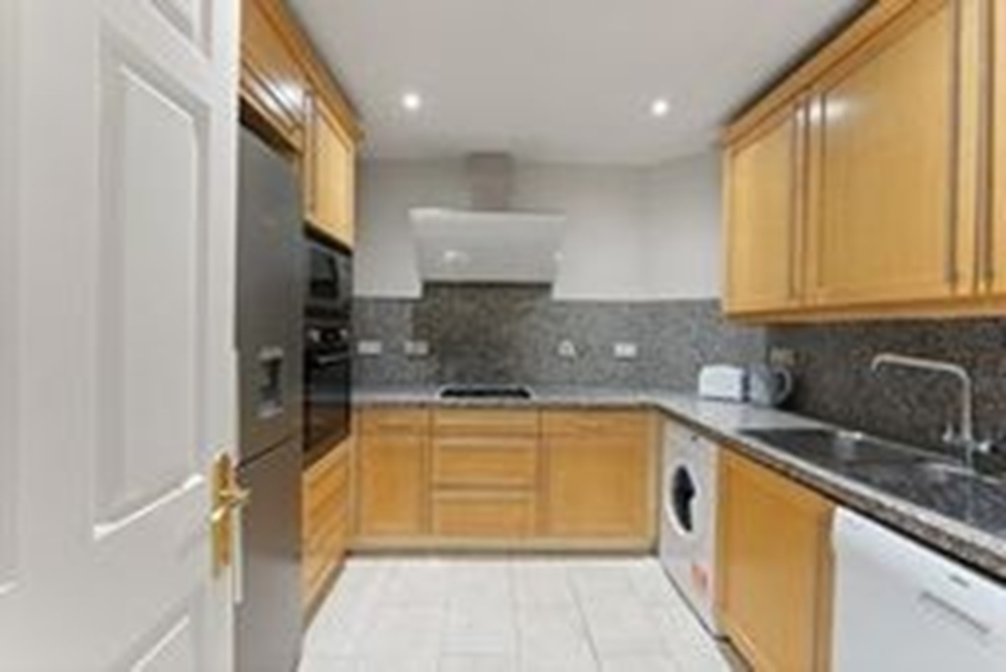 2 Bed Flat, Ebury Bridge Road, SW1W