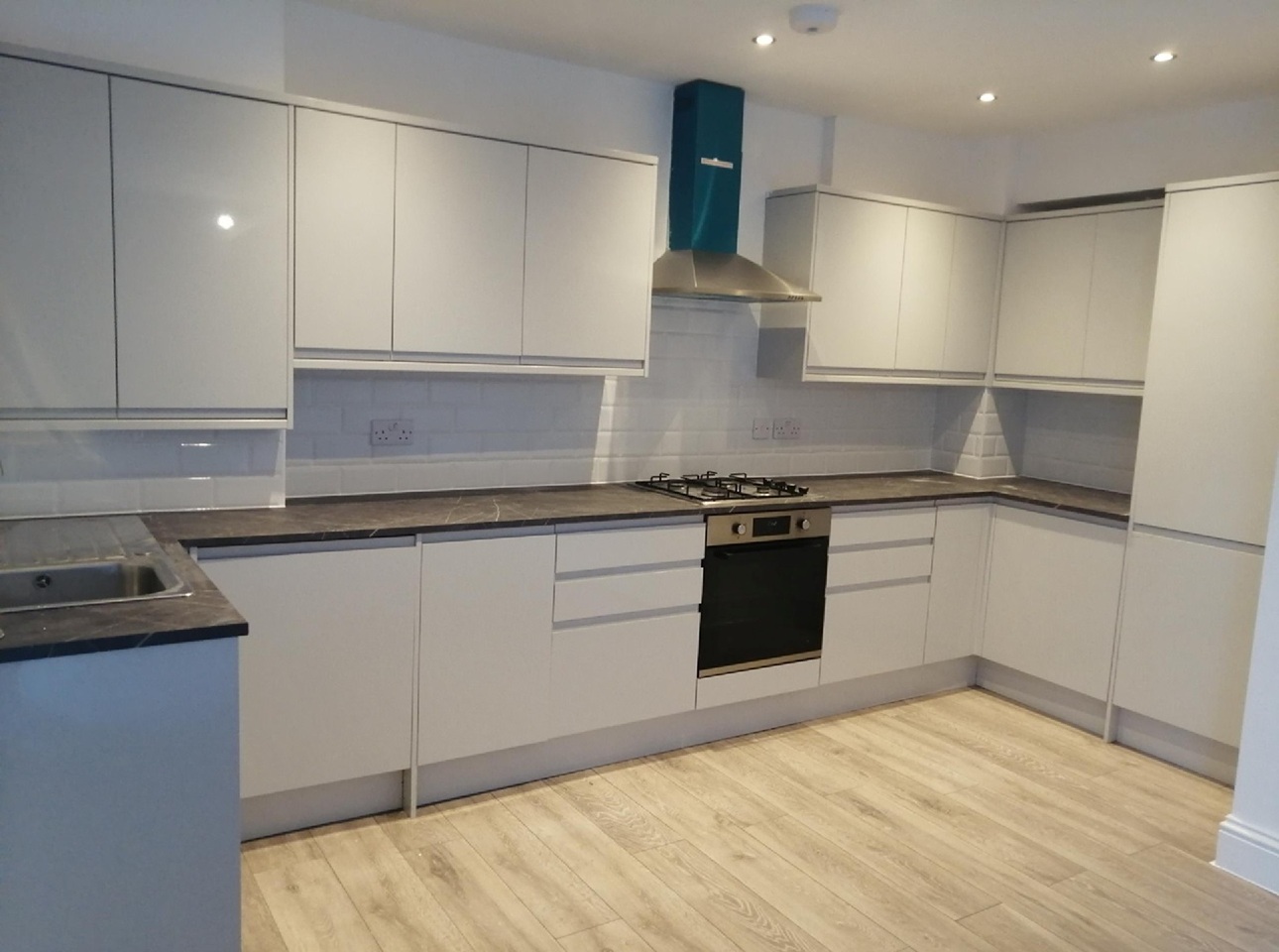 1 Bed Flat, Irvine House, CH43 photo 3