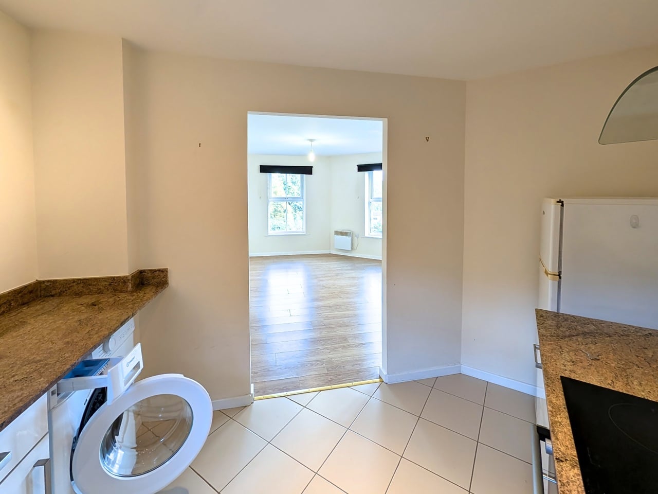 2 Bed Flat, Daniel Hill Mews, S6 photo 4