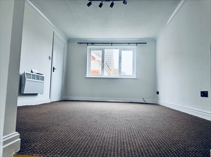 1 Bed Flat, Hamilton Court, FY1