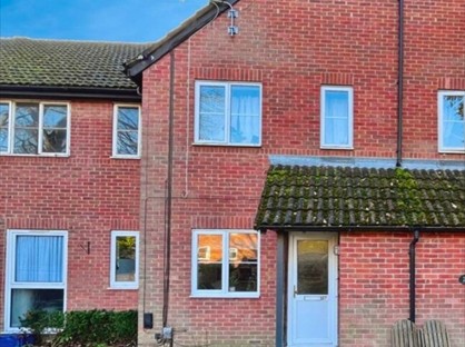 1 Bed Maisonette, Vesey Close, GU14