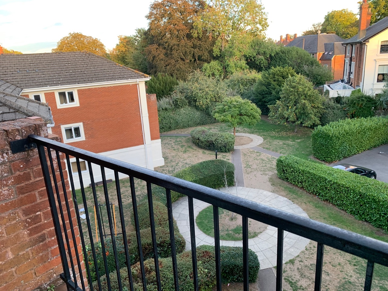 2 Bed Flat, Shelley Court, RG1 photo 2