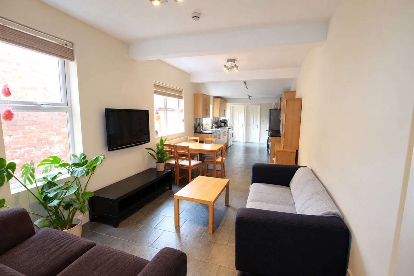 8 Bed Terraced House, College Road, RG6