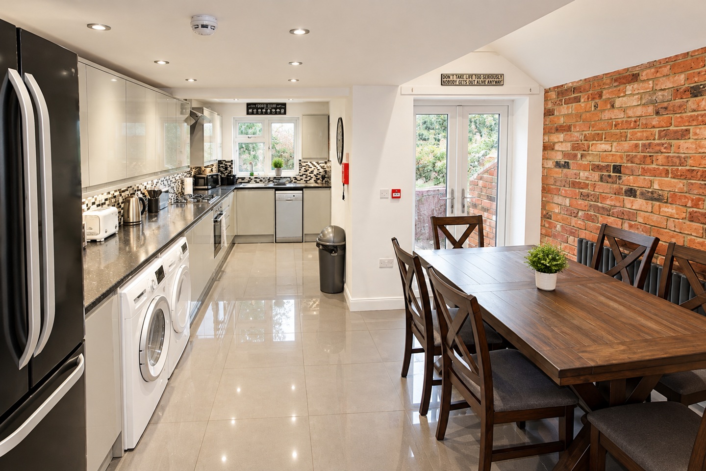 6 Bed Terraced House, Blenheim Road, RG1