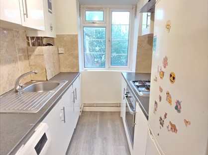 1 Bed Flat, Grosvenor Court, SM4