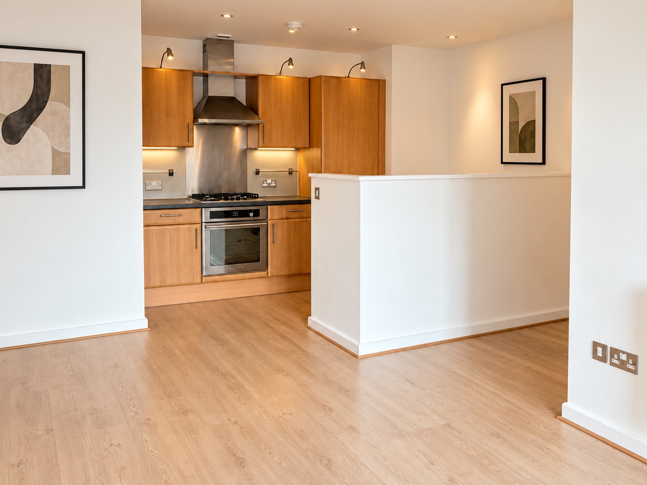 2 Bed Flat, Bowman Lane, LS10