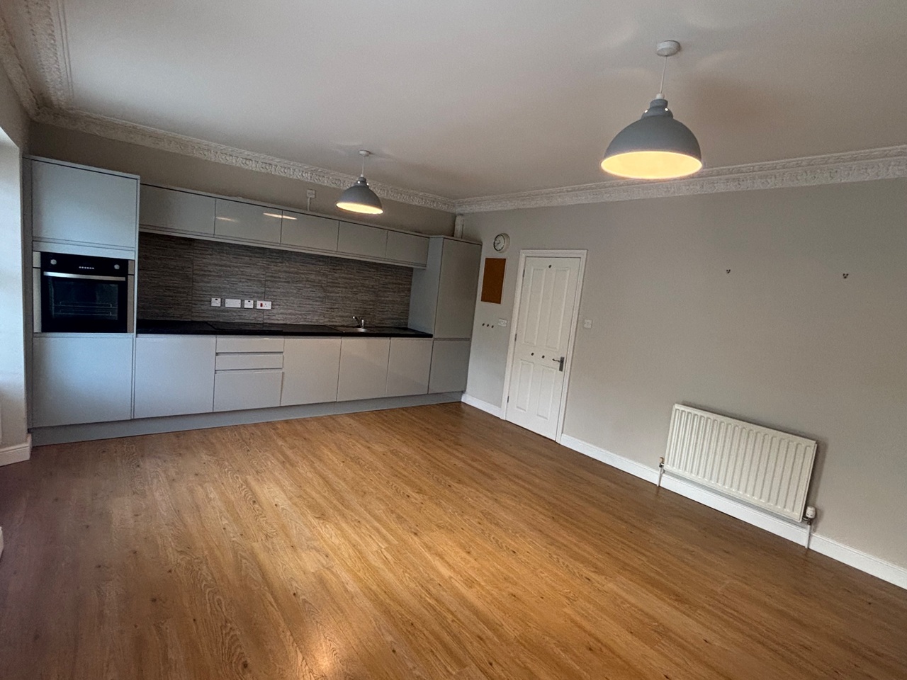 2 Bed Flat, Hotwell Road, BS8 photo 3