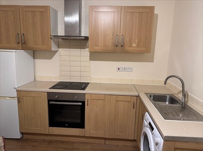 1 Bed Flat, Lower Road, SM1