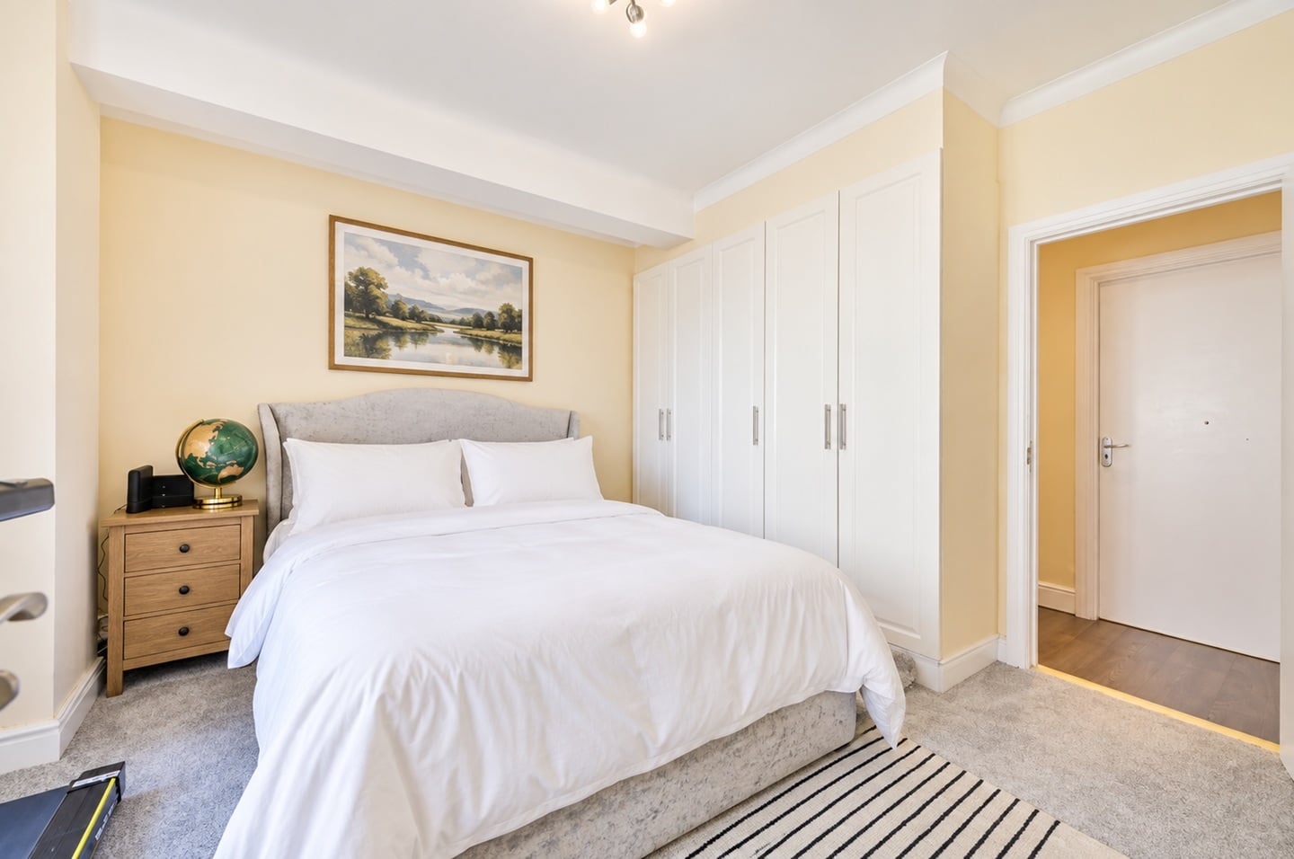 3 Bed Flat, Stourcliffe Close, W1H photo 4