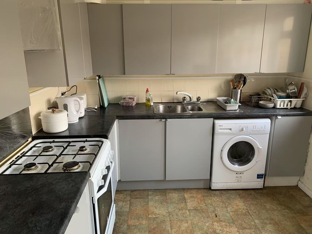 Room in a Shared House, Addison Close, M13 photo 3