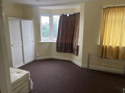 Room in a Shared Flat, Grove Road, E18
