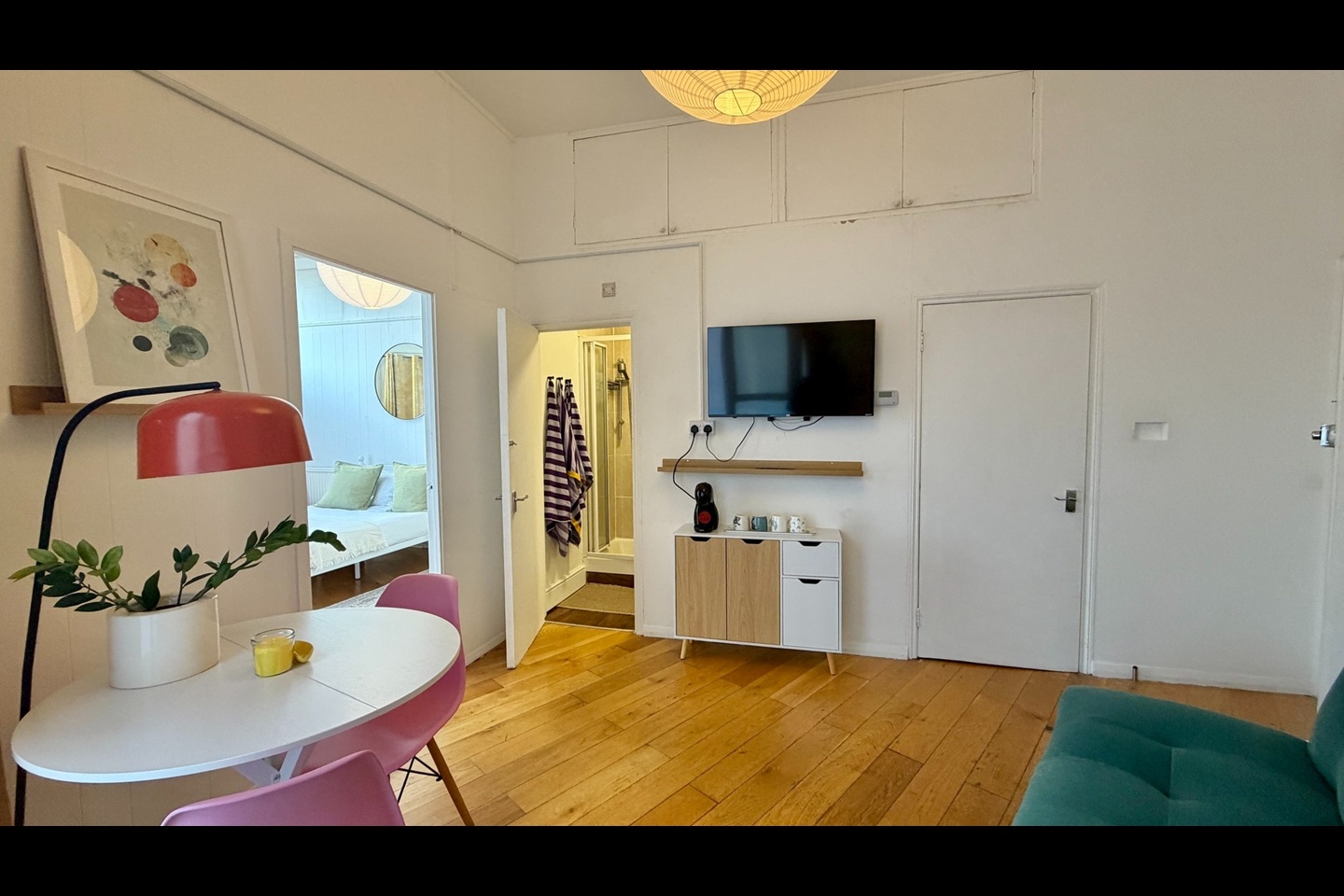 1 Bed Flat, Great Eastern St, EC2A photo 2