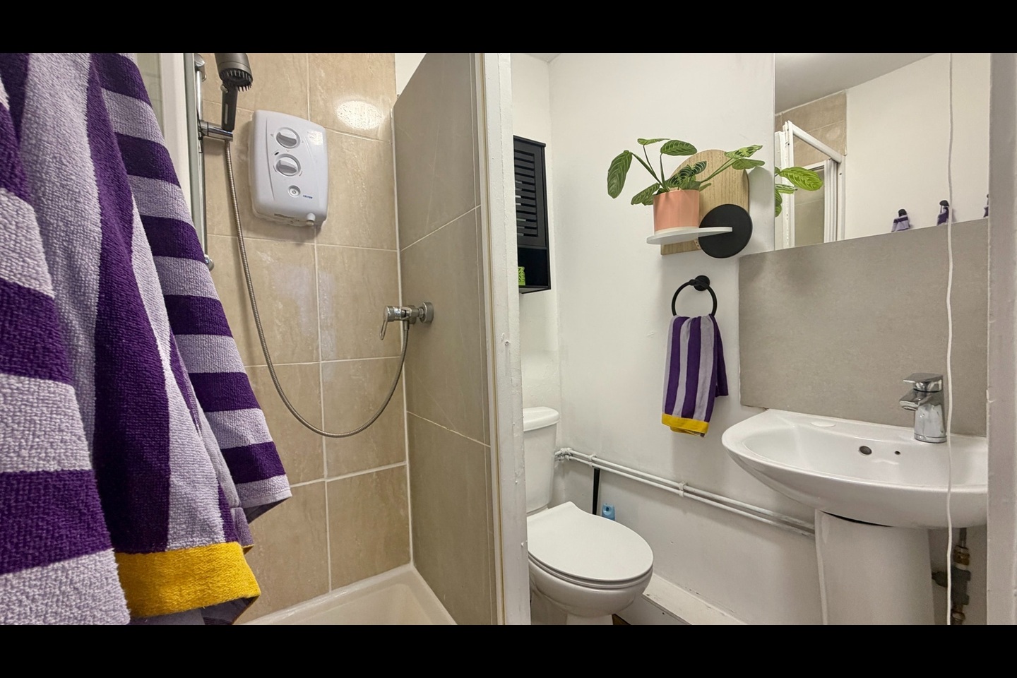 1 Bed Flat, Great Eastern St, EC2A photo 3