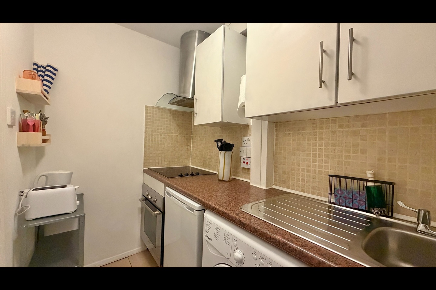 1 Bed Flat, Great Eastern St, EC2A photo 4
