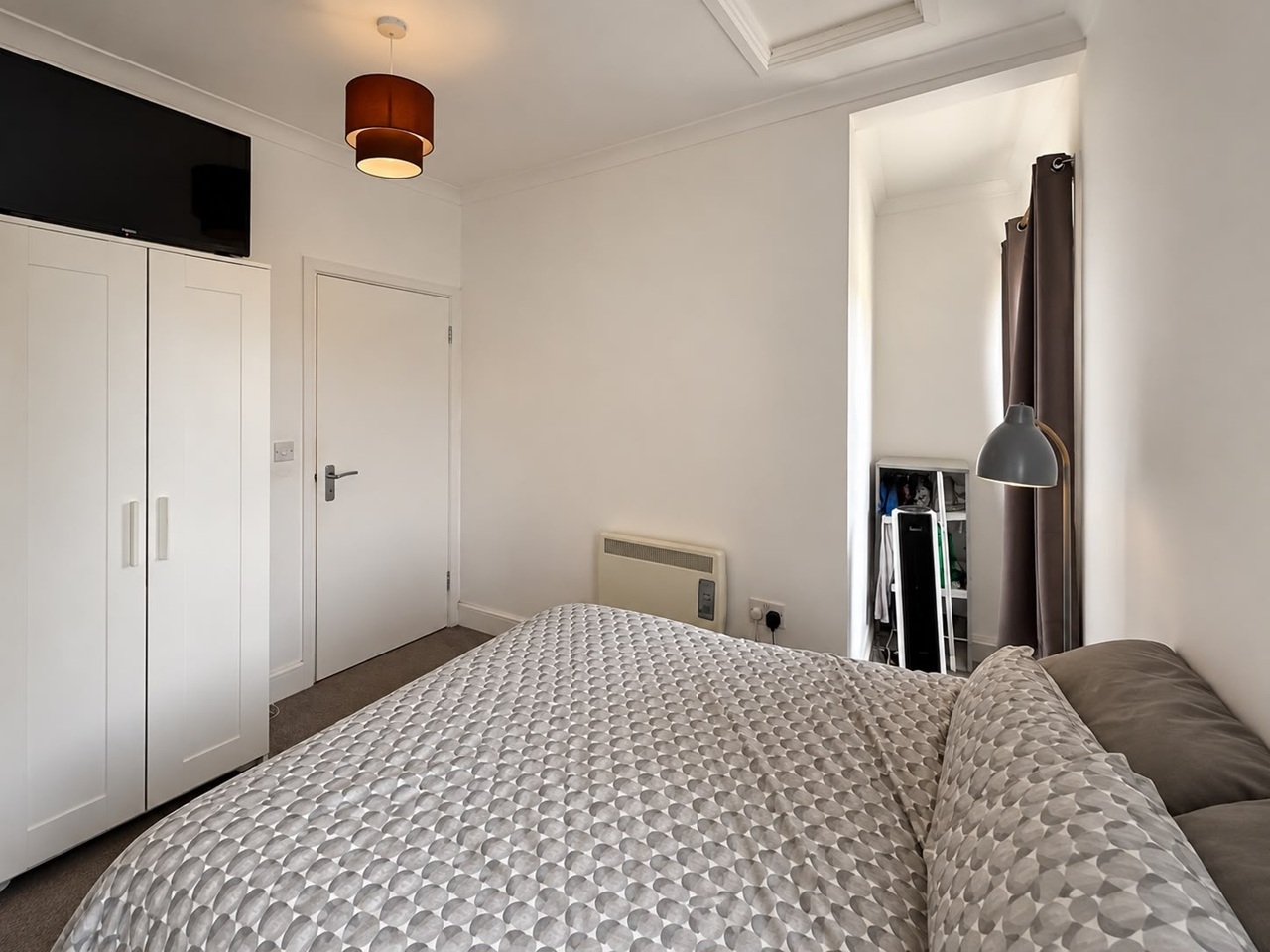 1 Bed Flat, Wandsworth Road, SW8 photo 5