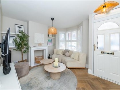 2 Bed Terraced House, Queens Road, RG4