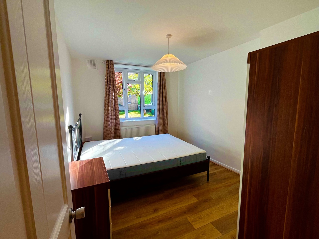 2 Bed Flat, Washbrook House, SW2 photo 3