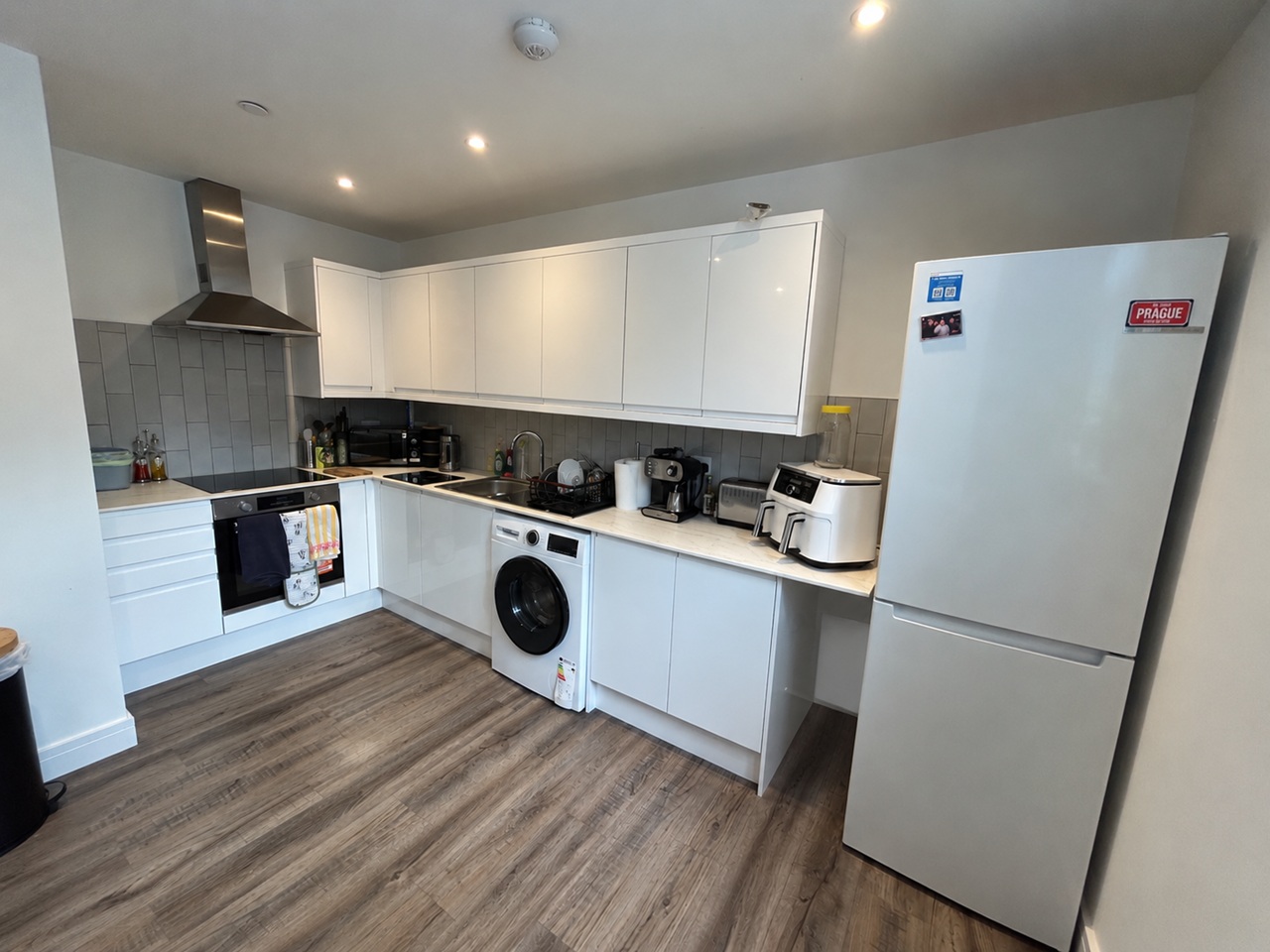 2 Bed Flat, Stacey Road, CF24 photo 3