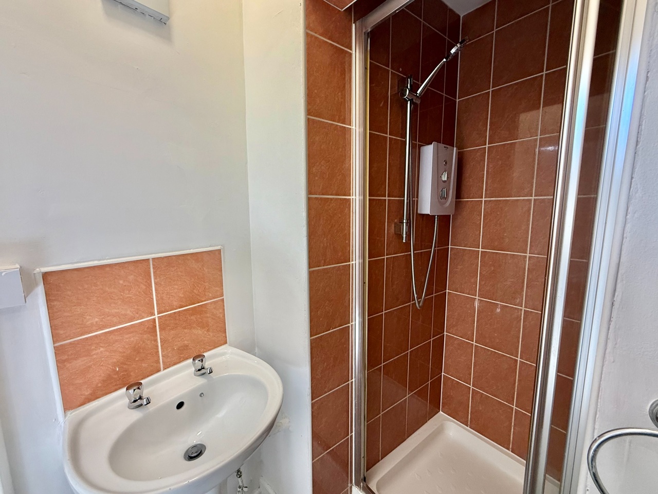 Barnsley - 2 Bed Flat, Cudworth, S72 - To Rent Now for £650.00 p/m