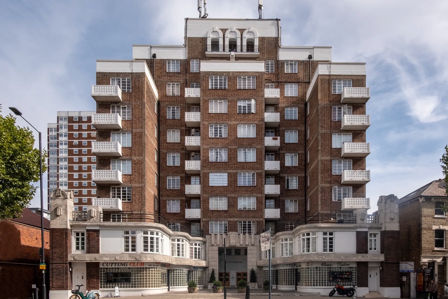 2 Bed Flat, Shepherds Bush Road, W6