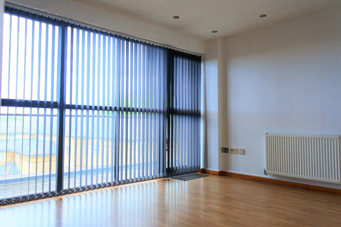 2 Bed Flat, Varcoe Road, SE16 photo 3