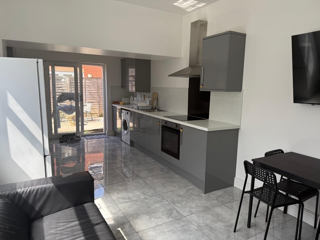 Room in a Shared House, Habershon St, CF24