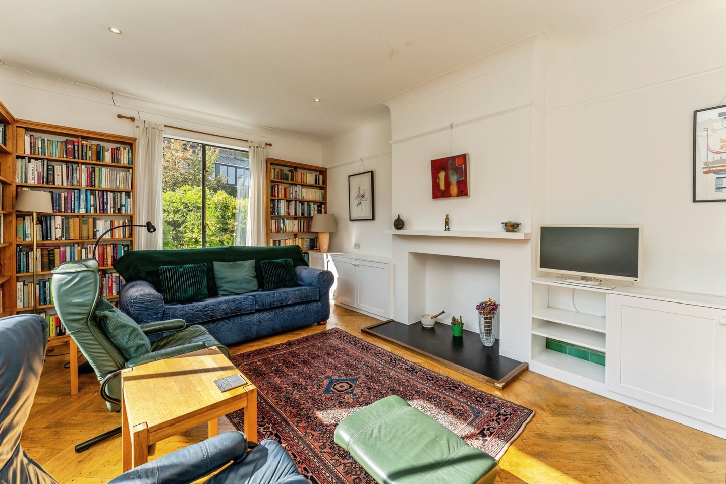 2 Bed Flat, Laurier Road, NW5 photo 3