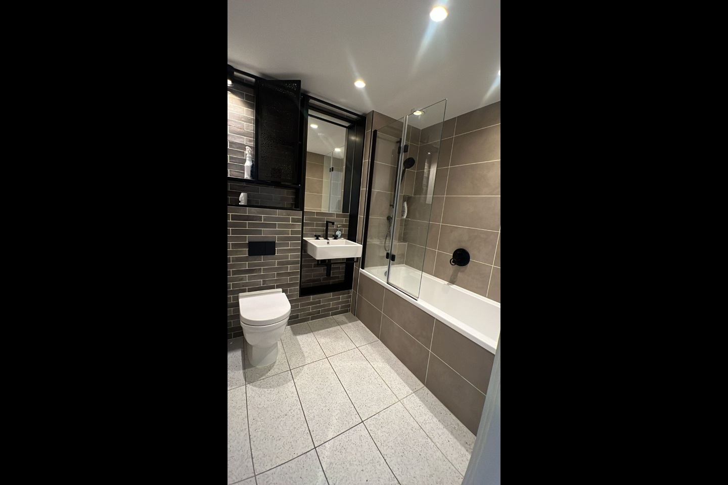 2 Bed Flat, Albert Barnes House, SE1 photo 4
